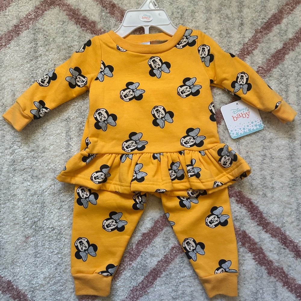 Minnie Mouse outfit